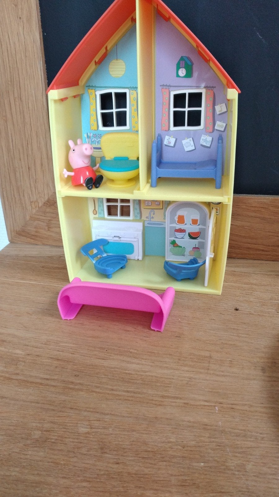 Peppa Pig Speelhuis met Peppa figuur en meubels, Ophalen, Zo goed als nieuw, Poppenhuis