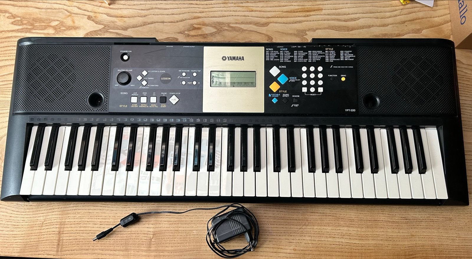 Yamaha YPT-220 Keyboard met adapter, Muziek en Instrumenten, Ophalen of Verzenden, Gebruikt, 61 toetsen, Yamaha
