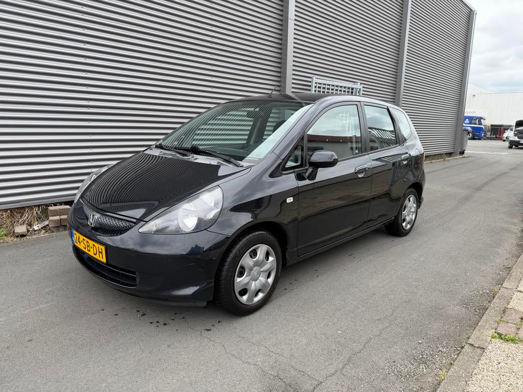 Honda Jazz 1.2 I 2005 Zwart | Ruime APK, Voorwielaandrijving, 450 kg, 40 €/maand, 4 cilinders
