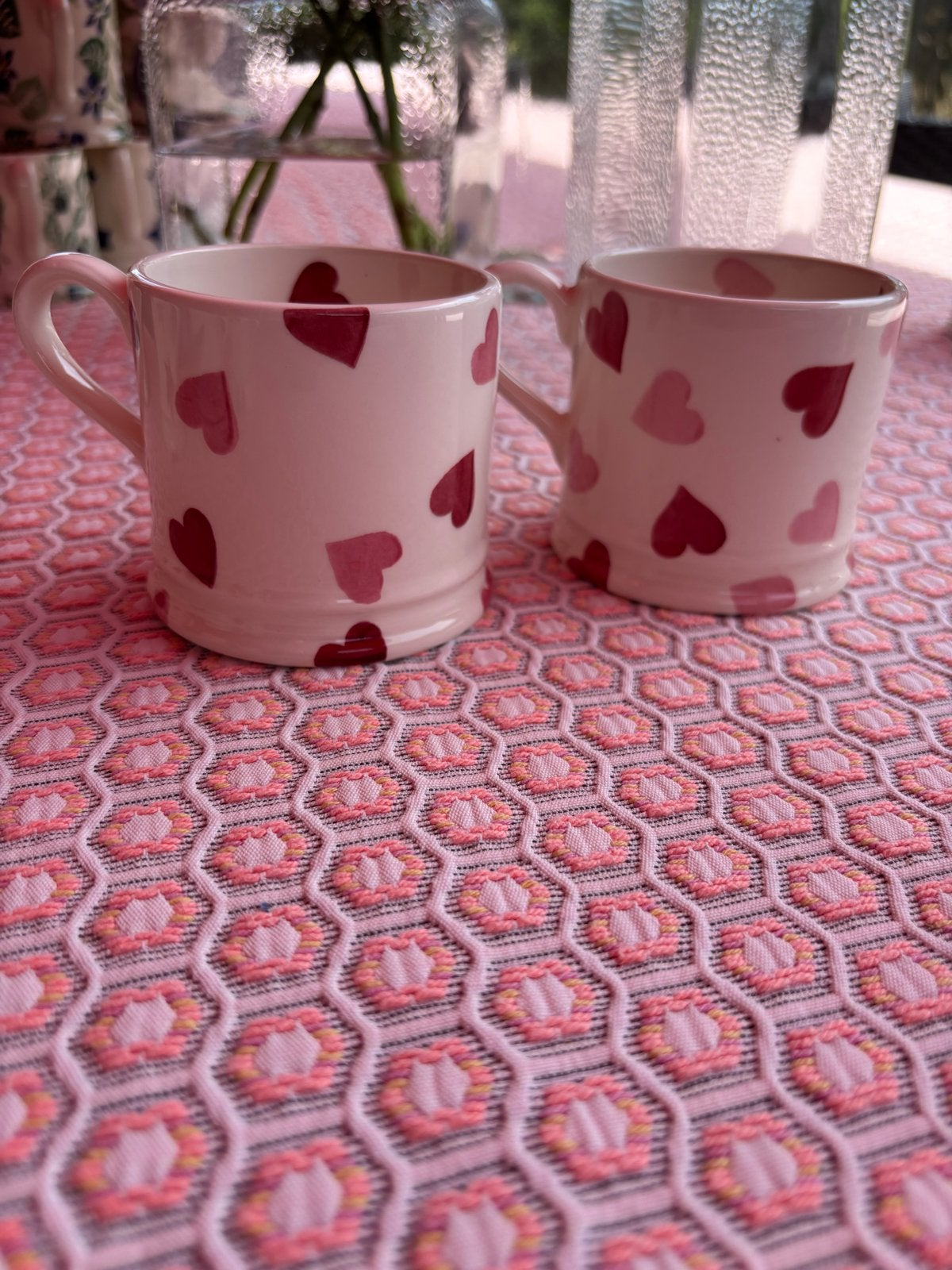 2 Emma Bridgewater babymokken met hartjes, Ophalen of Verzenden, Zo goed als nieuw, Overige stijlen, Kop(pen) en/of Schotel(s)
