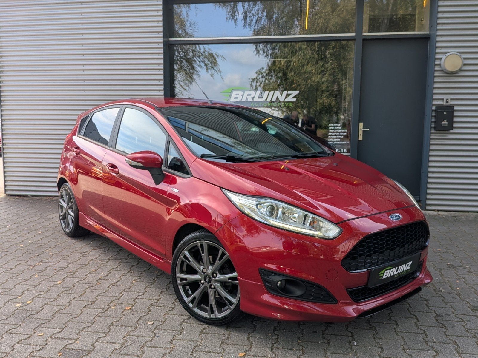 Ford Fiësta ST"line" 1.0 Ecoboost 100pk 5dr 2017 Rood, Auto's, Voorwielaandrijving, Dealer onderhouden, 100 pk, 23 km/l