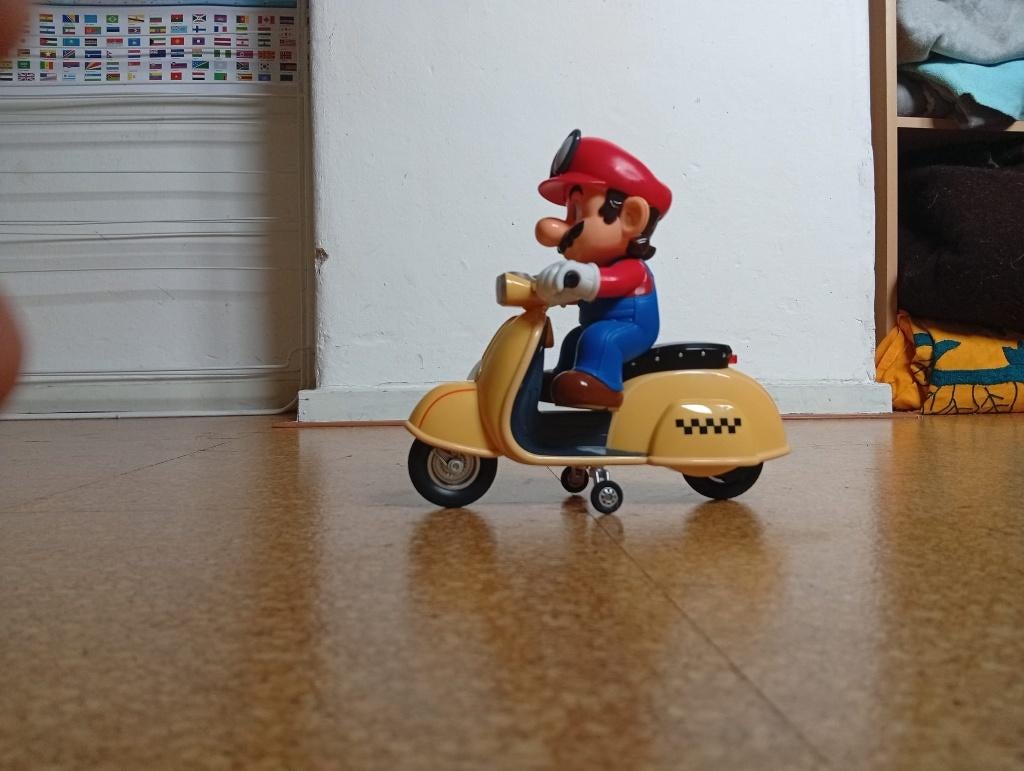 Carrera RC Super  Mario Odyssey Scooter, Kinderen en Baby's, Speelgoed | Speelgoedvoertuigen, Ophalen of Verzenden, Zo goed als nieuw