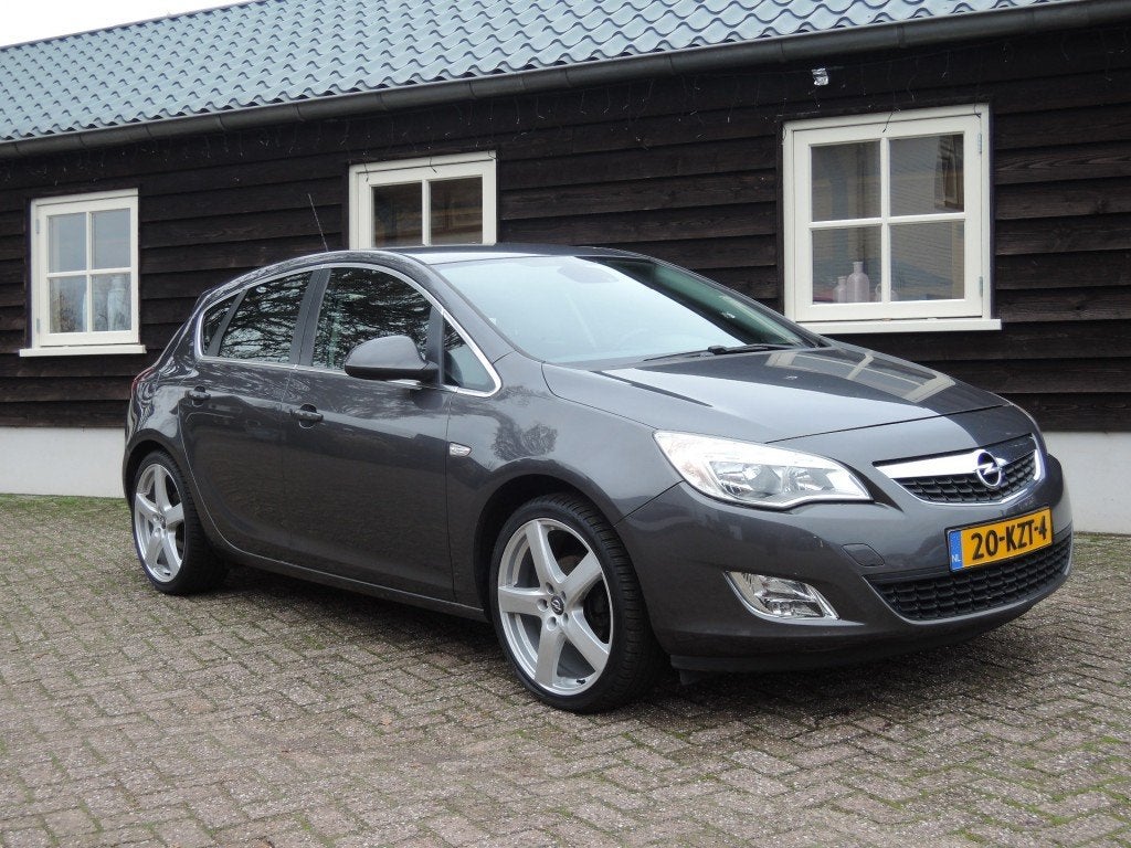 Opel ASTRA 1.4 TURBO COSMO, Voorwielaandrijving, Euro 5, Gebruikt, 4 cilinders