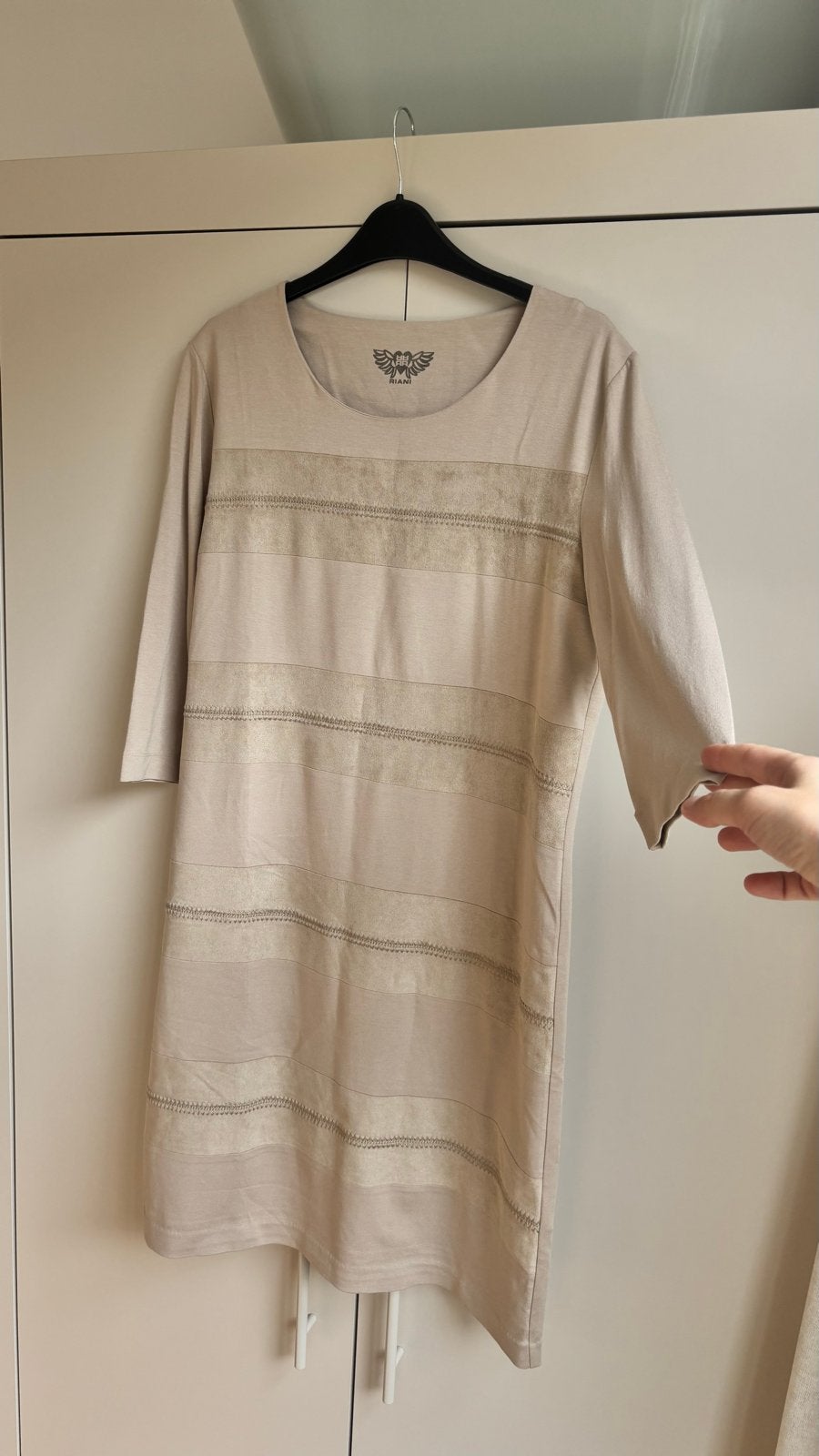 Riani zomerjurk - Beige met streepdetails, Maat 38/40 (M), Beige, Ophalen of Verzenden, Zo goed als nieuw