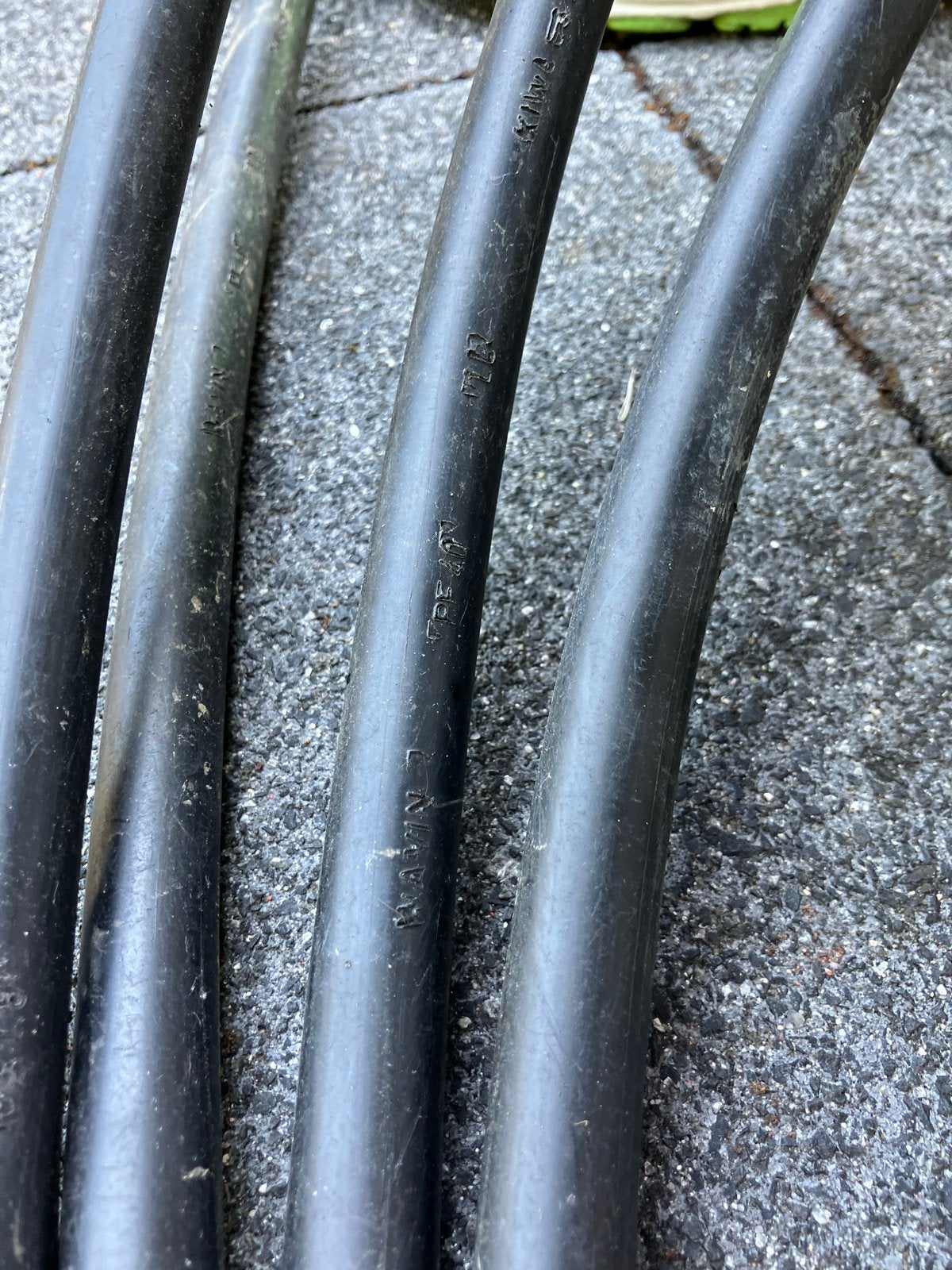 Zwarte grondkabel, ca 5 meter, Doe-het-zelf en Verbouw, Elektra en Kabels, Ophalen of Verzenden, Gebruikt
