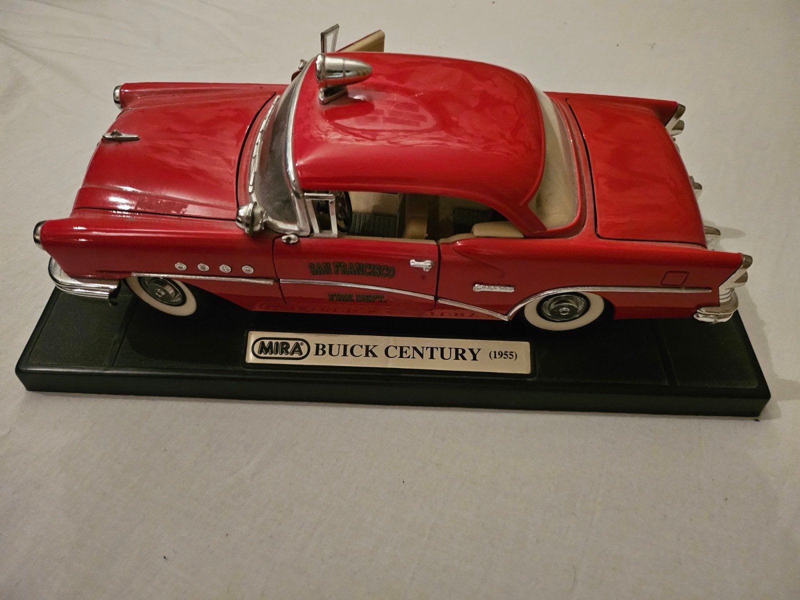 MIRA Buick Century (1955) Modelauto - Rood, Hobby en Vrije tijd, Ophalen of Verzenden, Zo goed als nieuw, Auto, Overige merken