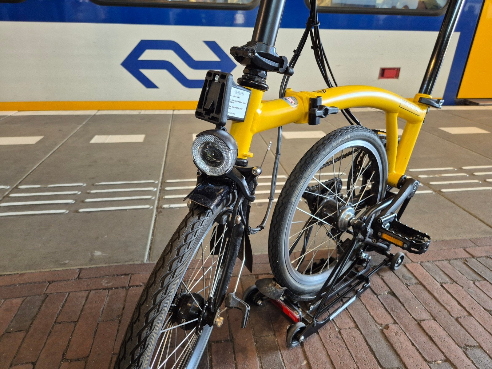 Foto 2 van Brompton C-line M6R Bumblebee Yellow (nov.2024)