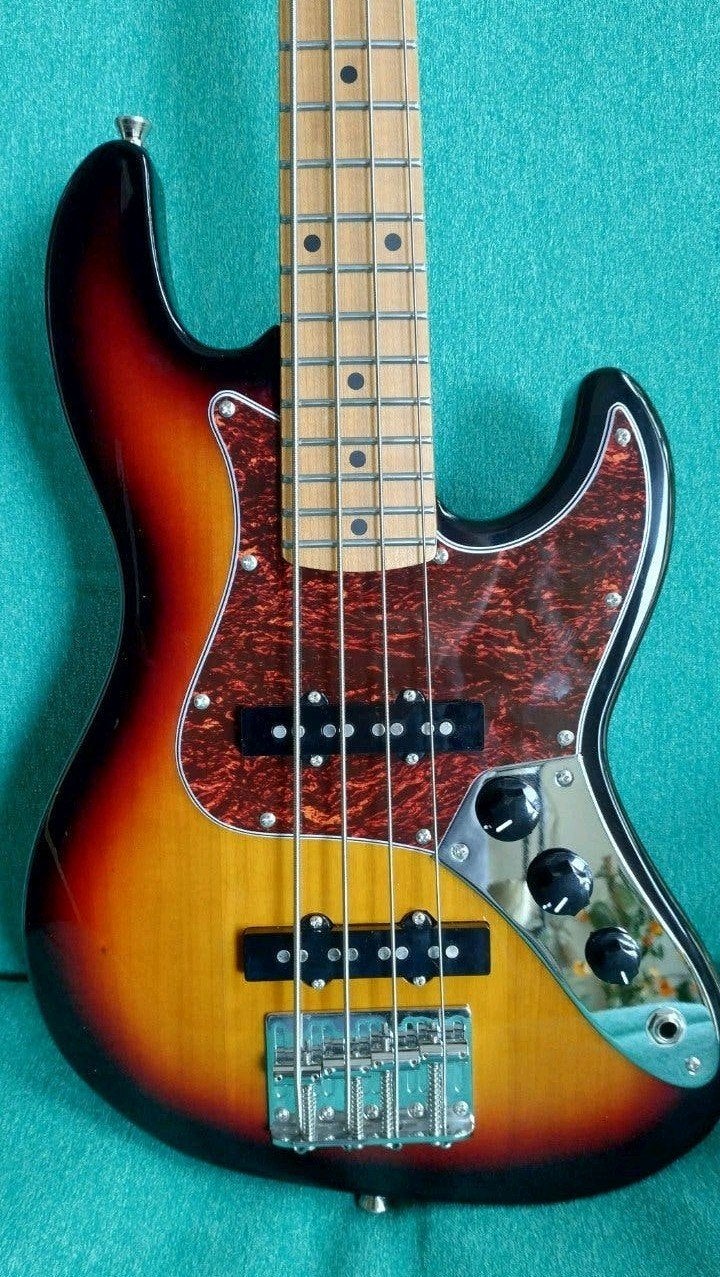 Foto 4 van Flight Jazz Bass - Zo goed als nieuw