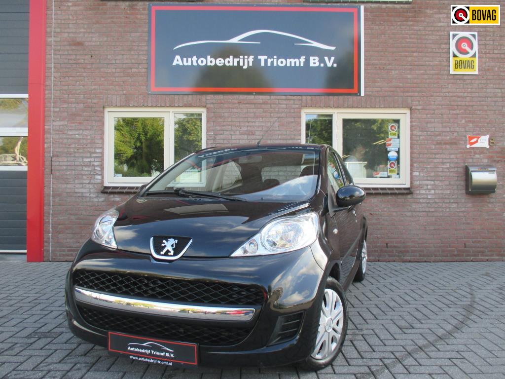 Peugeot 107 4 x op voorraad prijs 3995, Voorwielaandrijving, Stof, Gebruikt, Zwart