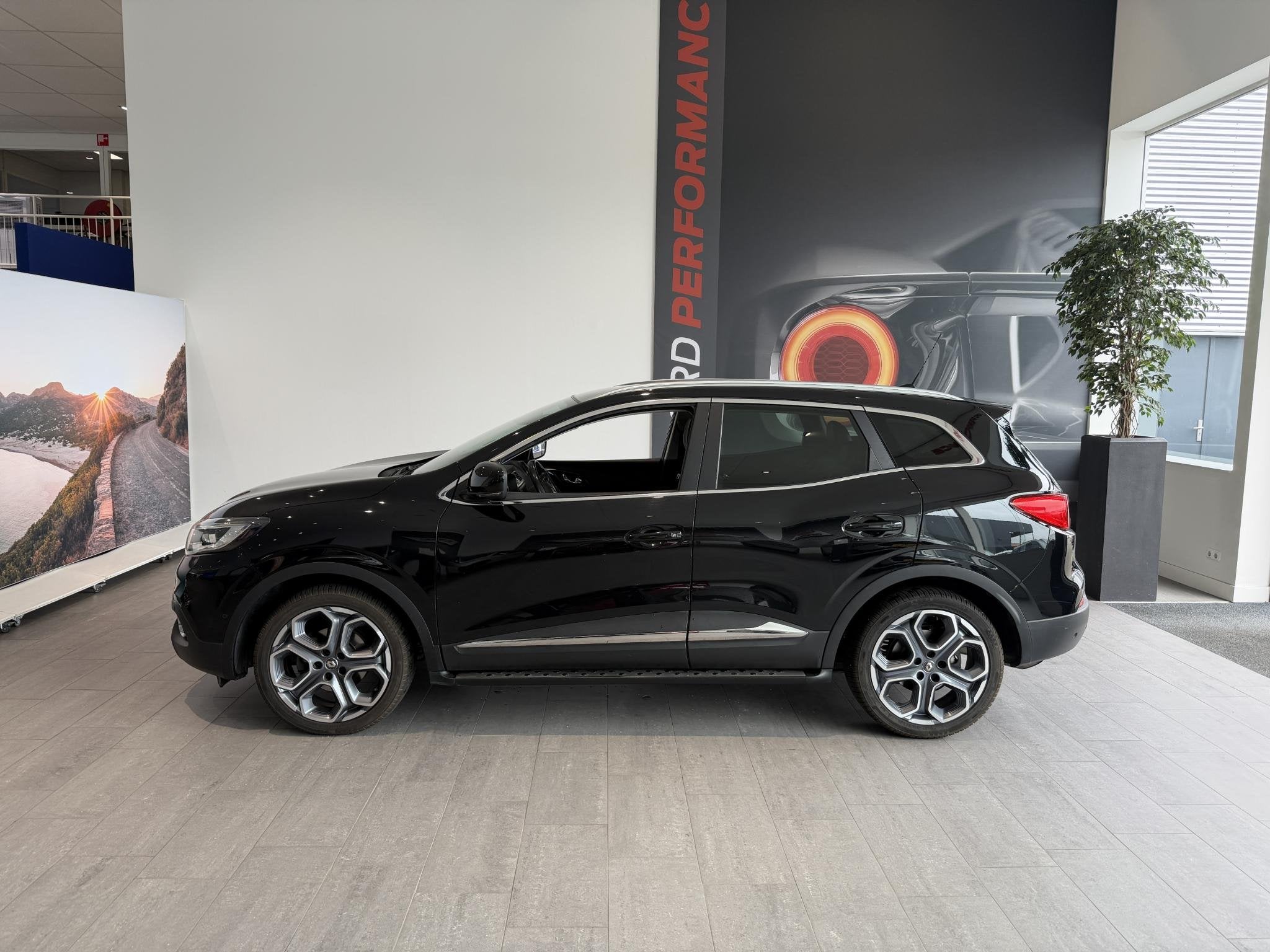 Renault Kadjar 1.2 TCe Bose | TREKHAAK | PANORAMADAK | AIRCO, Gebruikt, Euro 6, 4 cilinders, Bedrijf