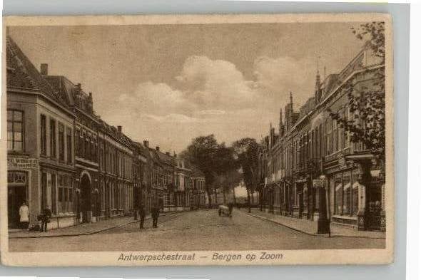 Bergen op Zoom Antwerpschestraat st 1930 uitg J.Roosenboom
