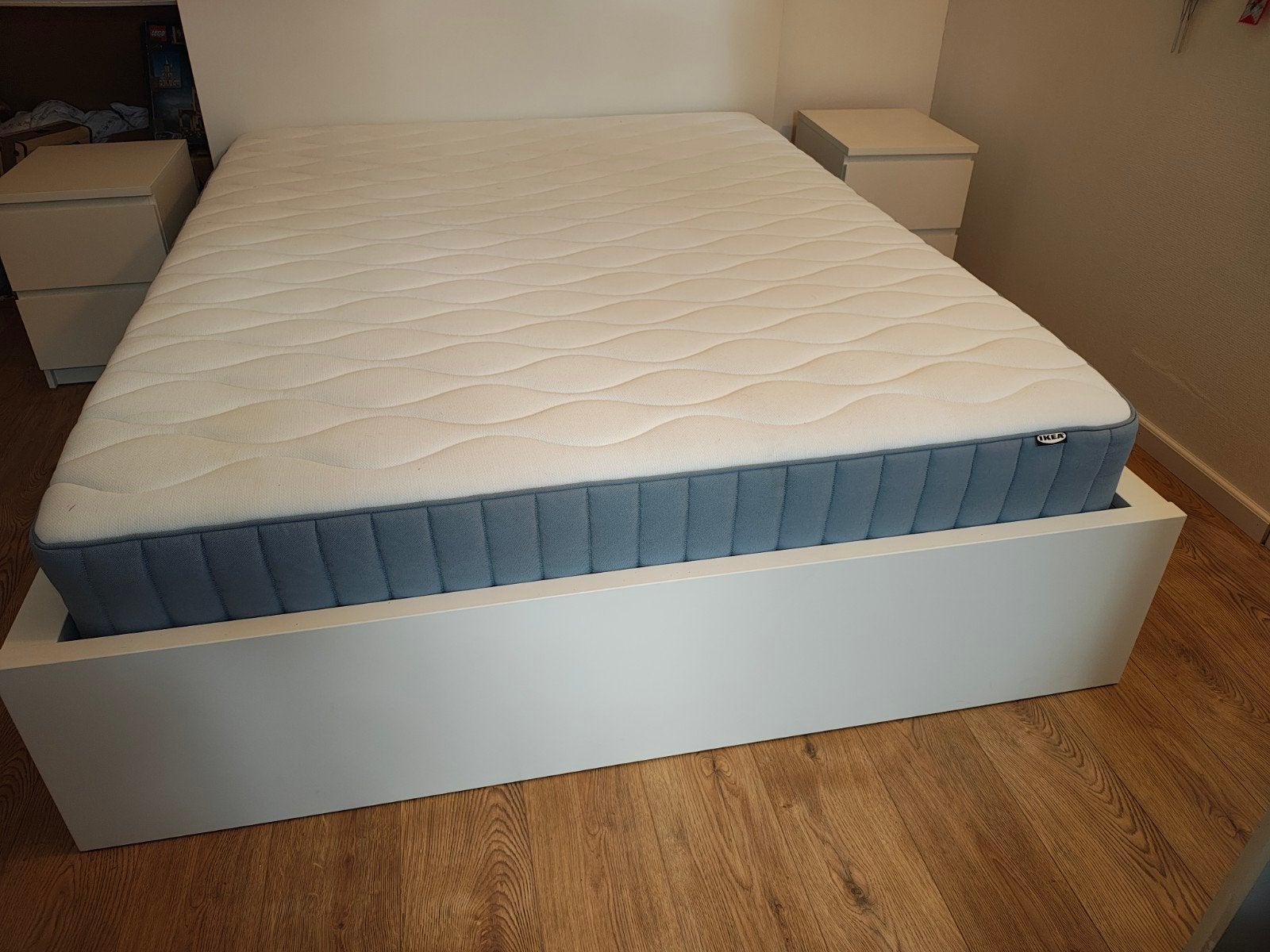 Wit tweepersoonsbed met nachtkastjes, Huis en Inrichting, Gebruikt, 90 cm, Eenpersoons, Wit