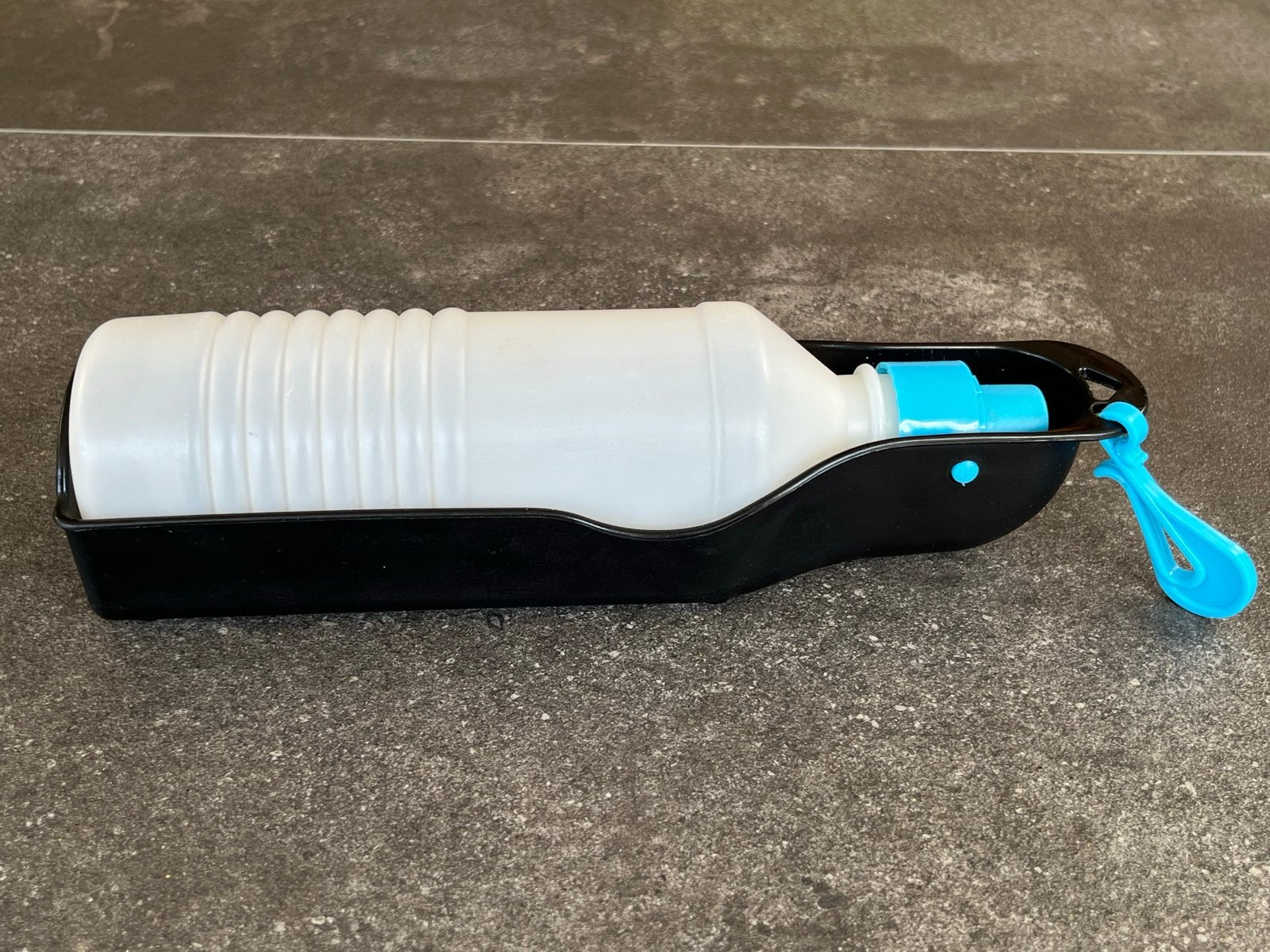 Waterflesje voor de hond. Makkelijk aan je riem of heuptasje, Overige merken, Ophalen of Verzenden, Nieuw, Hondenriem