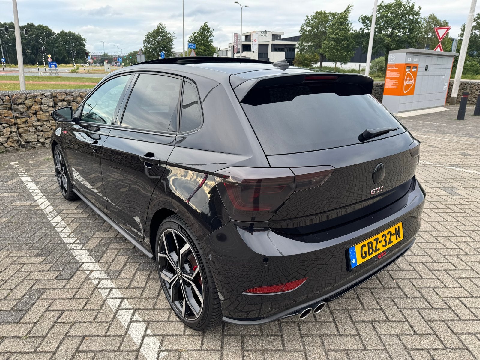 Volkswagen Polo GTI 2.0 TSI DSG 2023 Uniek uitgevoerd, 4 cilinders, 1984 cc, Zwart, 1200 kg