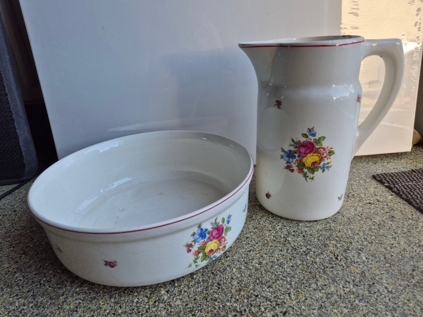 Antieke waskom en kan set met bloemendecor, Ophalen