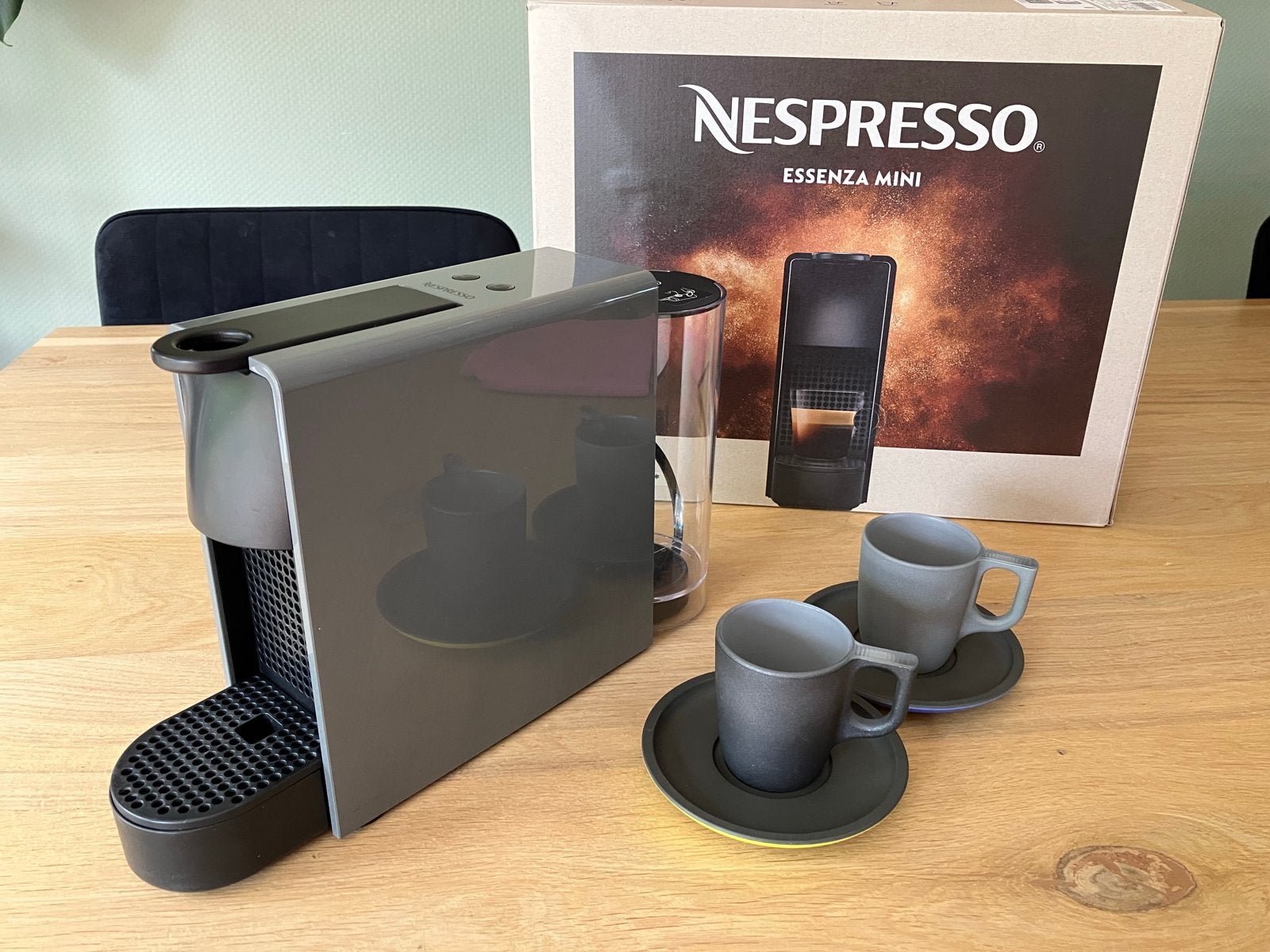Nespresso Essenza Mini grijs mat - zo als nieuw, Witgoed en Apparatuur, Ophalen, Espresso apparaat, Zo goed als nieuw, 1 kopje