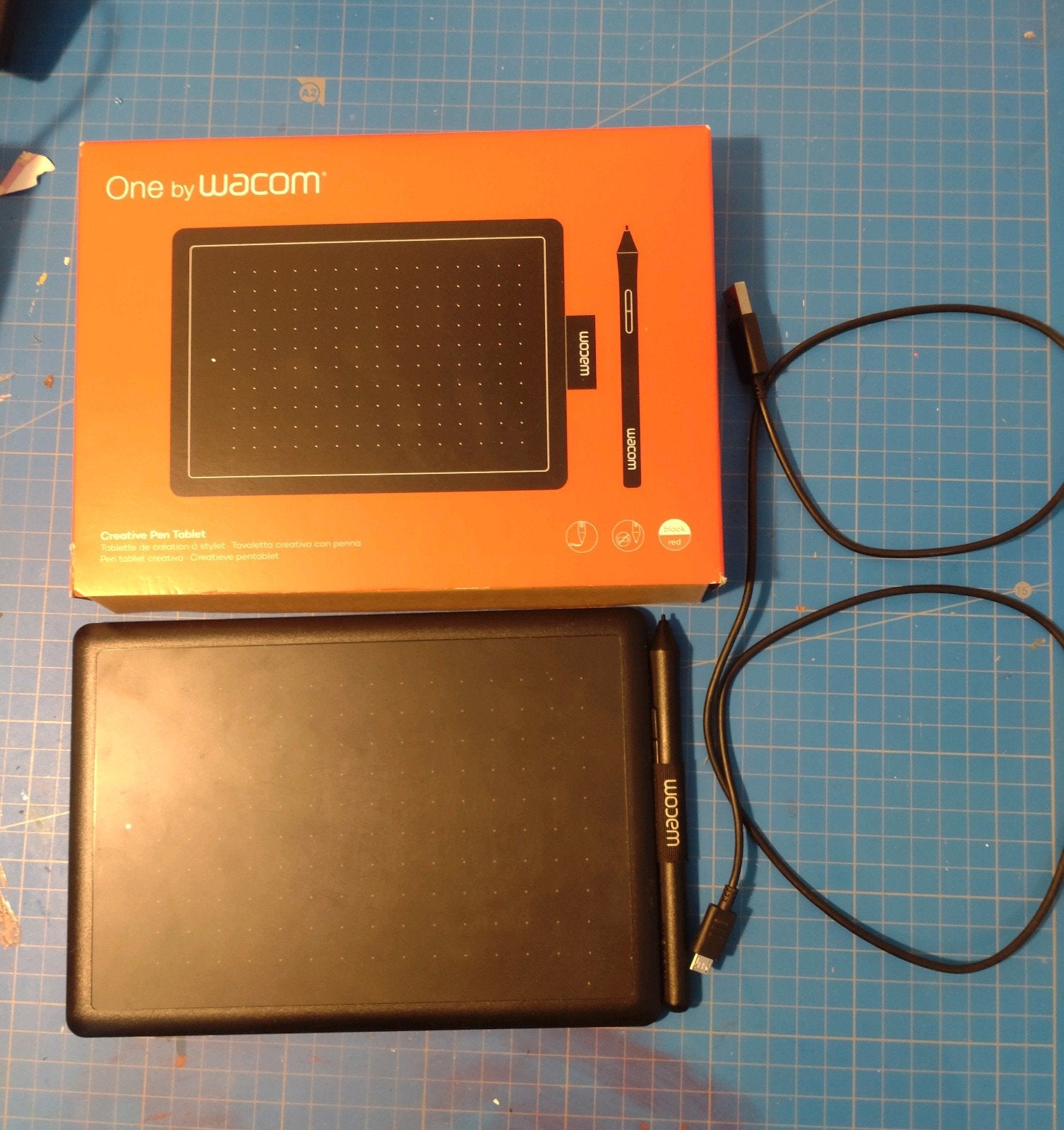 Tekentablet Ome by Wacom Small, Computers en Software, Tekentablets, Ophalen of Verzenden, Zo goed als nieuw, Bedraad, Wacom