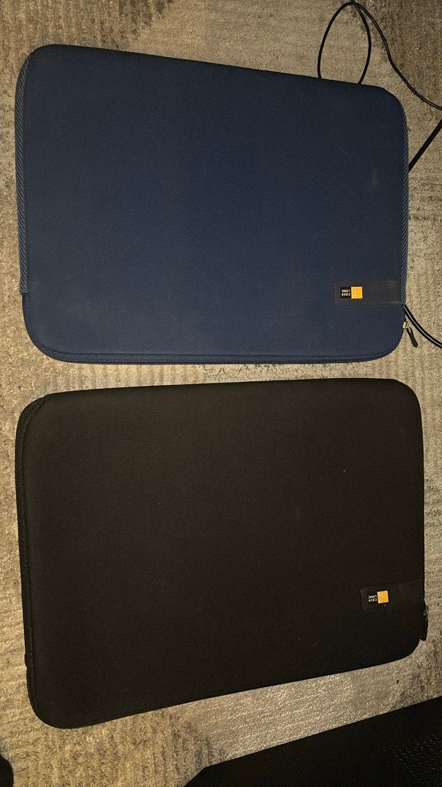 Case Logic Laptophoezen (2 stuks), Computers en Software, Laptophoezen, Ophalen, 15 inch, Zo goed als nieuw, Case Logic