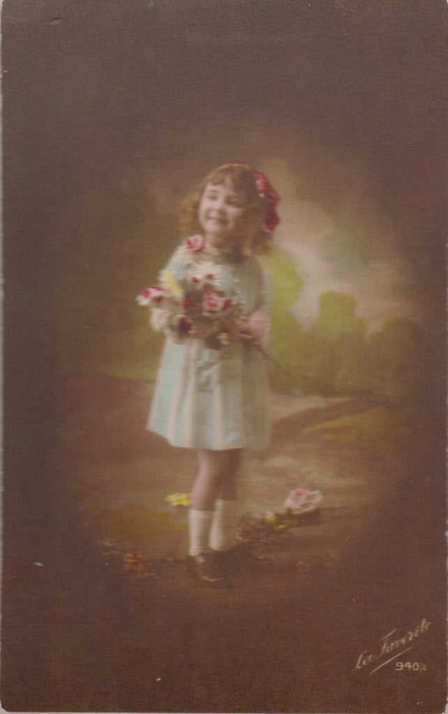 Meisje lang haar en strik. Fraaie oude AK. 1921, Verzamelen, Ophalen of Verzenden, 1920 tot 1940, Gelopen, Kinderen