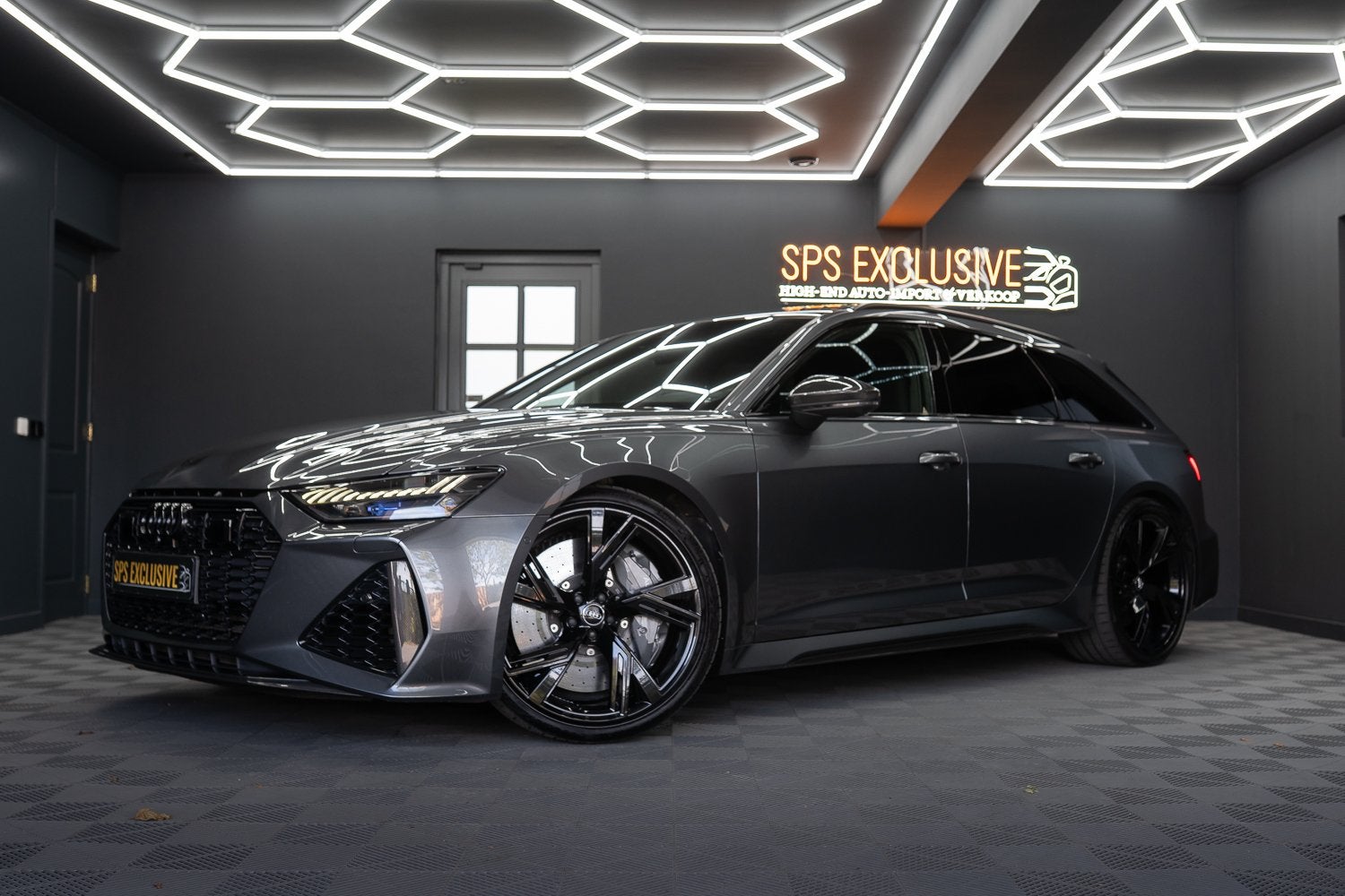 Audi A6 Avant RS 6 TFSI quattro / B&O 3d/ Milltek / Keramisc, Automaat, RS6, Leder, Vierwielaandrijving