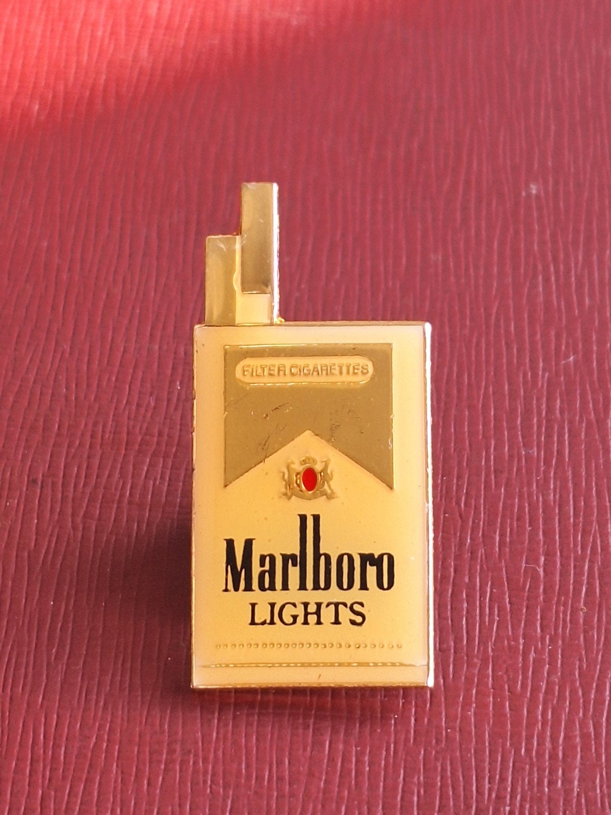 MARLBORO LIGHTS ,Fraaie Pin, Verzenden, Zo goed als nieuw, Overige typen