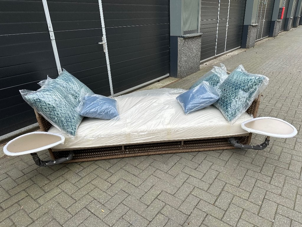 Duo ligbed inclusief kussens en vaste bijzettafeltjes nieuw!, Ophalen, Nieuw, Aluminium