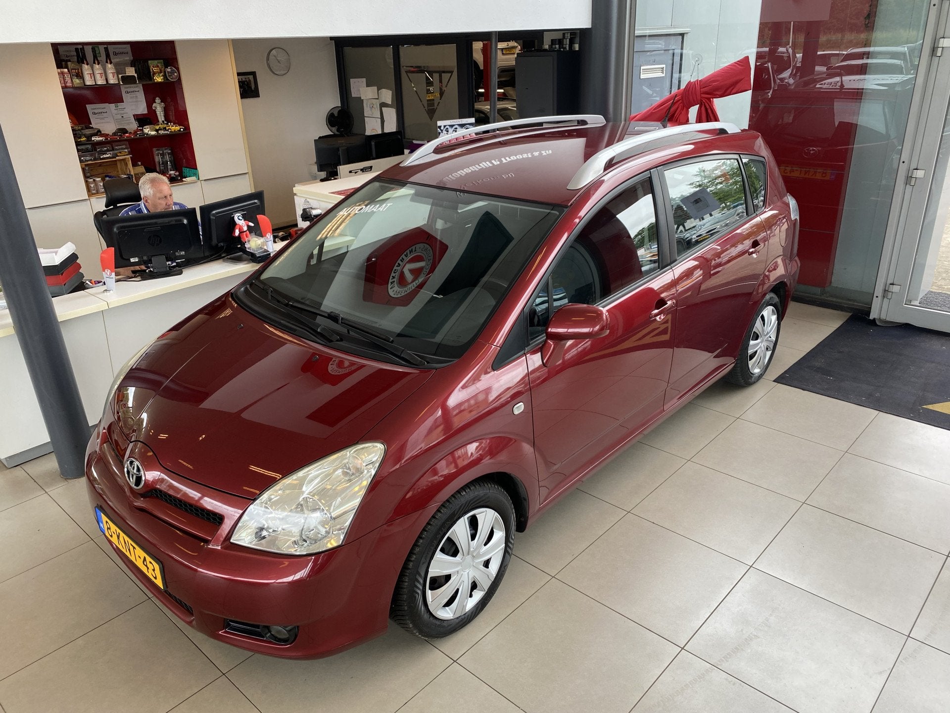 Toyota Verso 1.8 VVT-i Terra,100%OnderhoudenAutomaat,7 Perso, 12 maanden, Gebruikt, Zwart, 4 cilinders