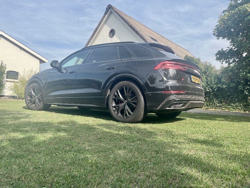 Audi Q8 55 Tfsi e Quattro 381pk 2021 Zwart Audi Dealer ondh, Auto's, Automaat, Dealer onderhouden, Zwart, 2995 cc