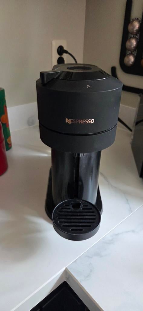 Nespresso Vertuo Next, Ophalen, Zo goed als nieuw, Koffiemachine, Koffiepads en cups