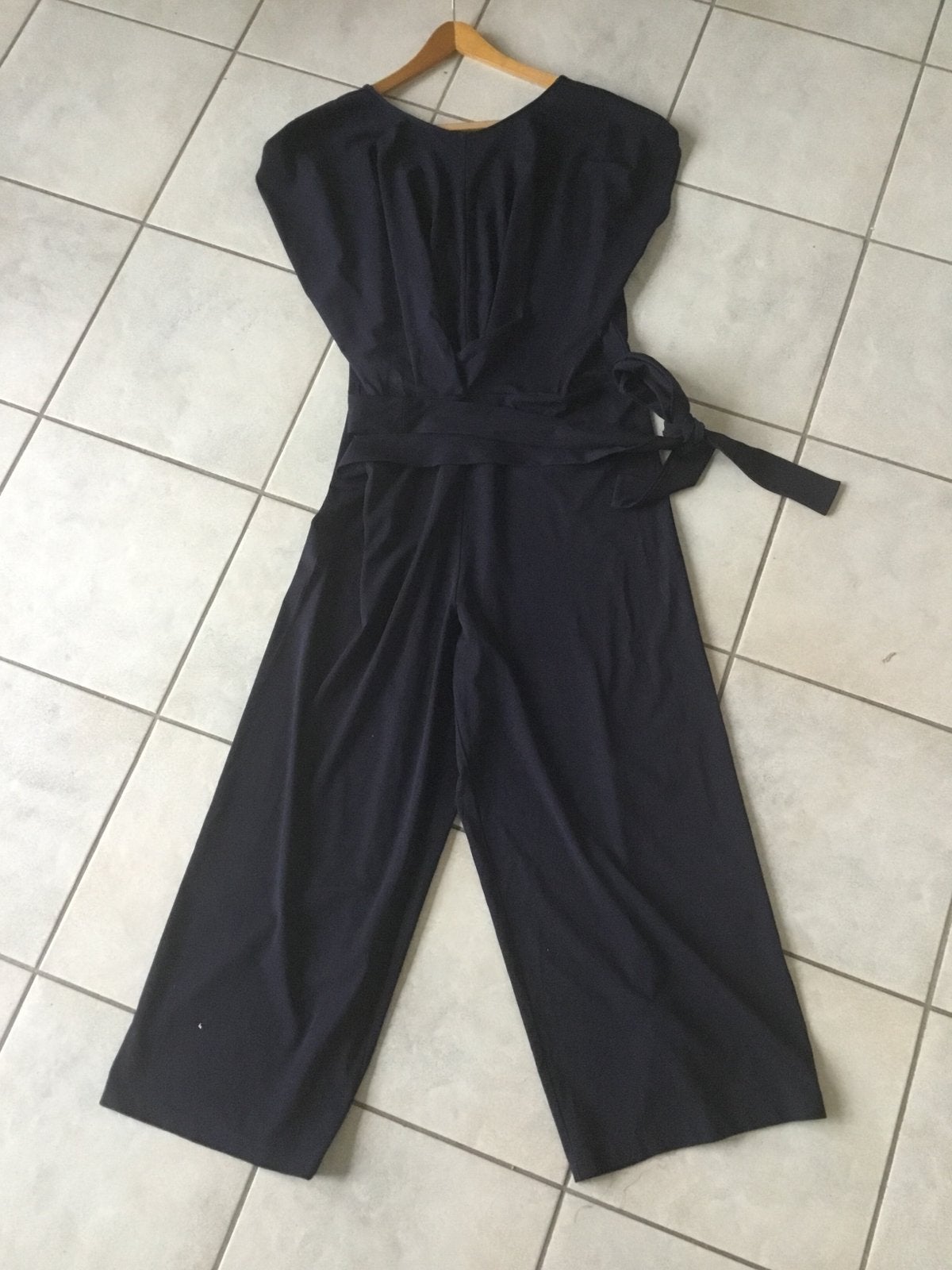 COS blauwe jumpsuit met open rug en wijde pijpen maat M, Kleding | Dames, Jumpsuits, Ophalen of Verzenden, Gedragen, Maat 38/40 (M)