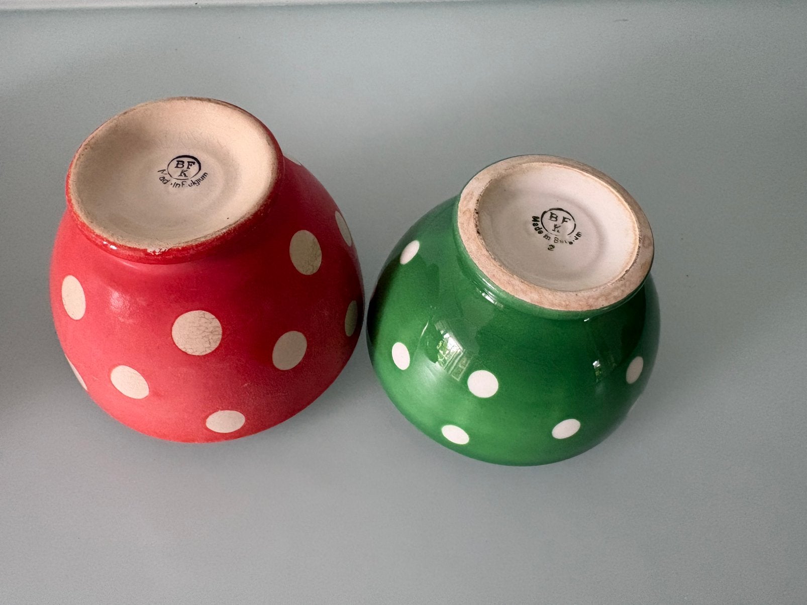 2 oude Boch kommen met stippen, Ophalen of Verzenden