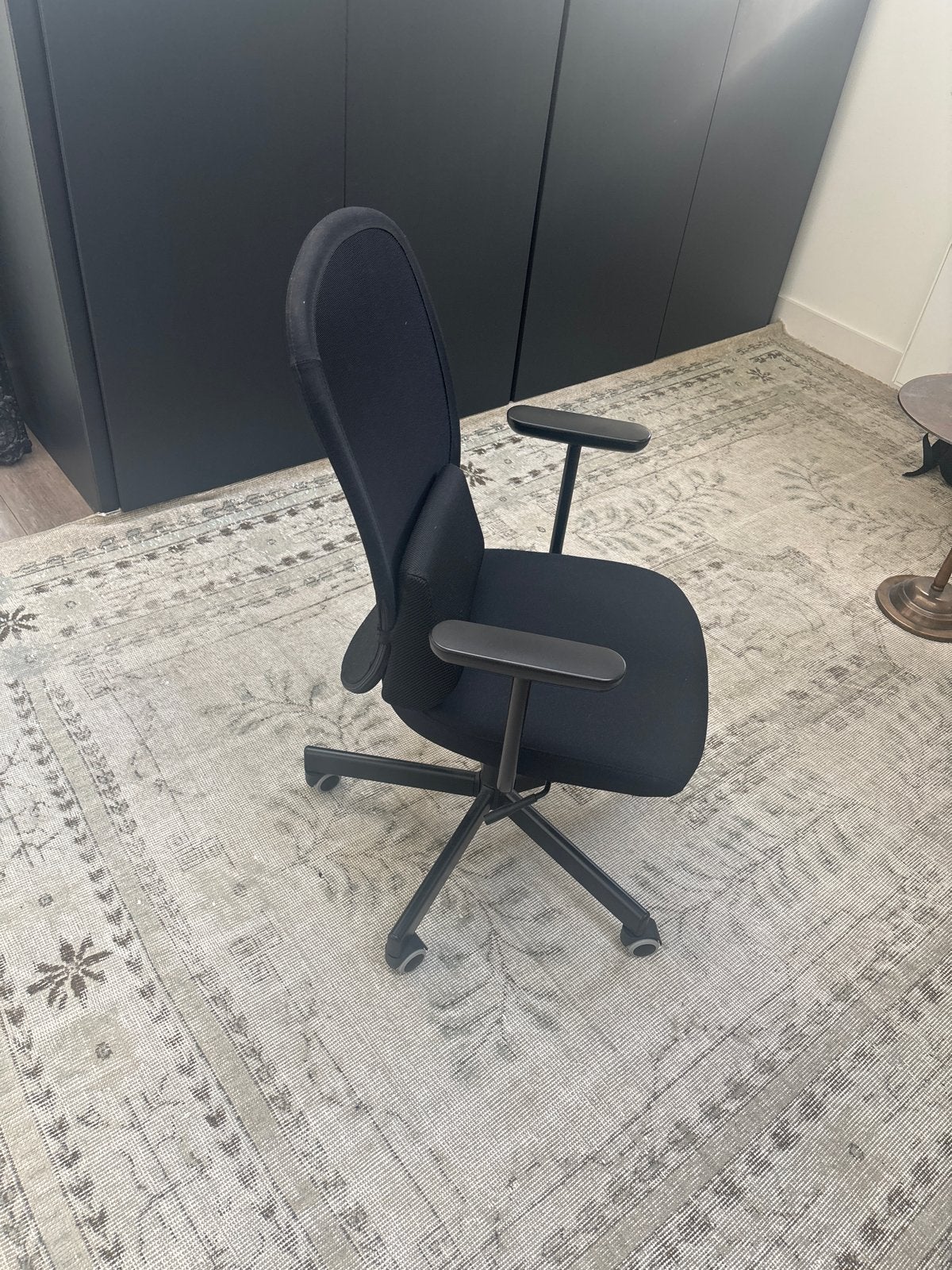 Foto 2 van Zwarte Bureaustoel - Comfortabel en Ergonomisch
