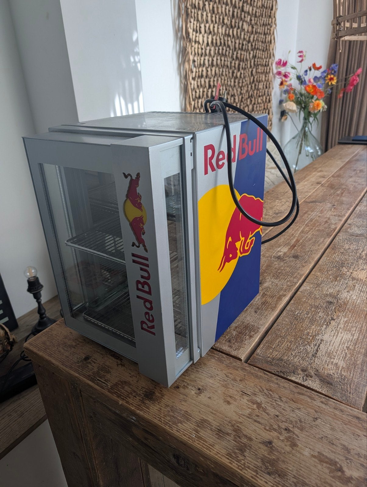 Red Bull Mini Koelkast voor Drankjes, Ophalen, Zonder vriesvak, Minder dan 45 cm, Minder dan 85 cm