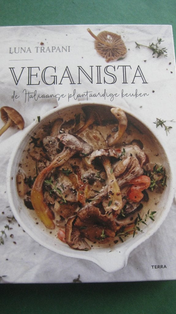Luna Trapani – Veganista, Boeken, Italië, Vegetarisch, Ophalen of Verzenden, Hoofdgerechten