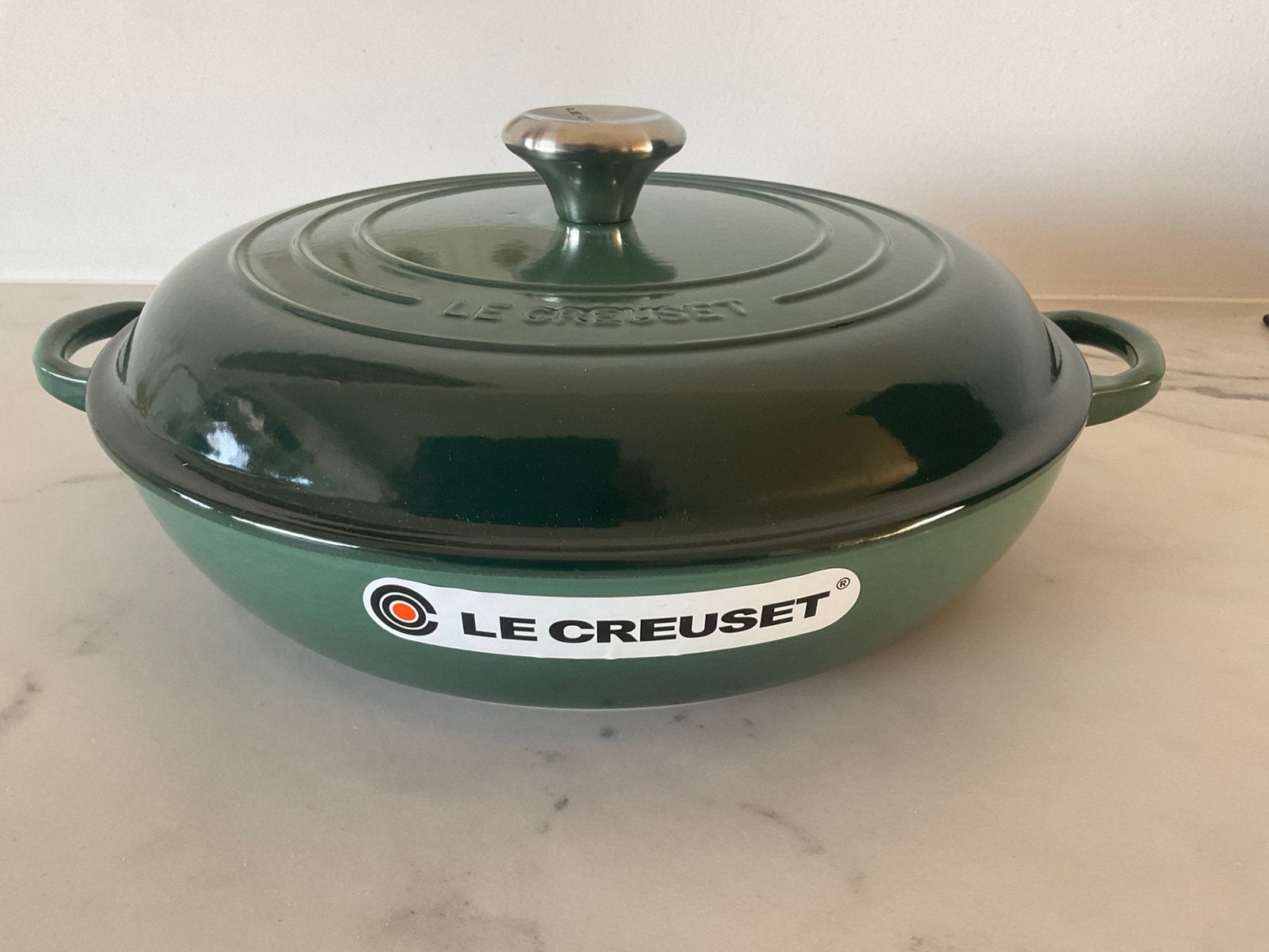 Le Creuset 30 cm campagnard, artichaut groen, nieuw, Nieuw, Le Creuset, Ophalen of Verzenden, Met deksel