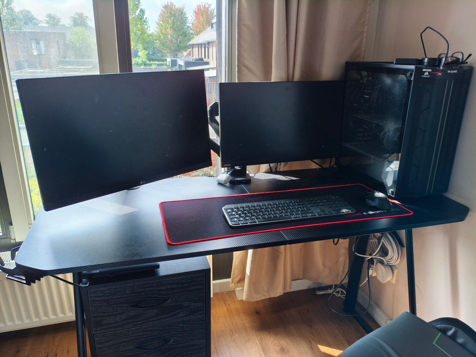 Gamingbureau Goets - Zwart met Carbon Look, Huis en Inrichting, Ophalen, Zwart, Metaal, Zo goed als nieuw