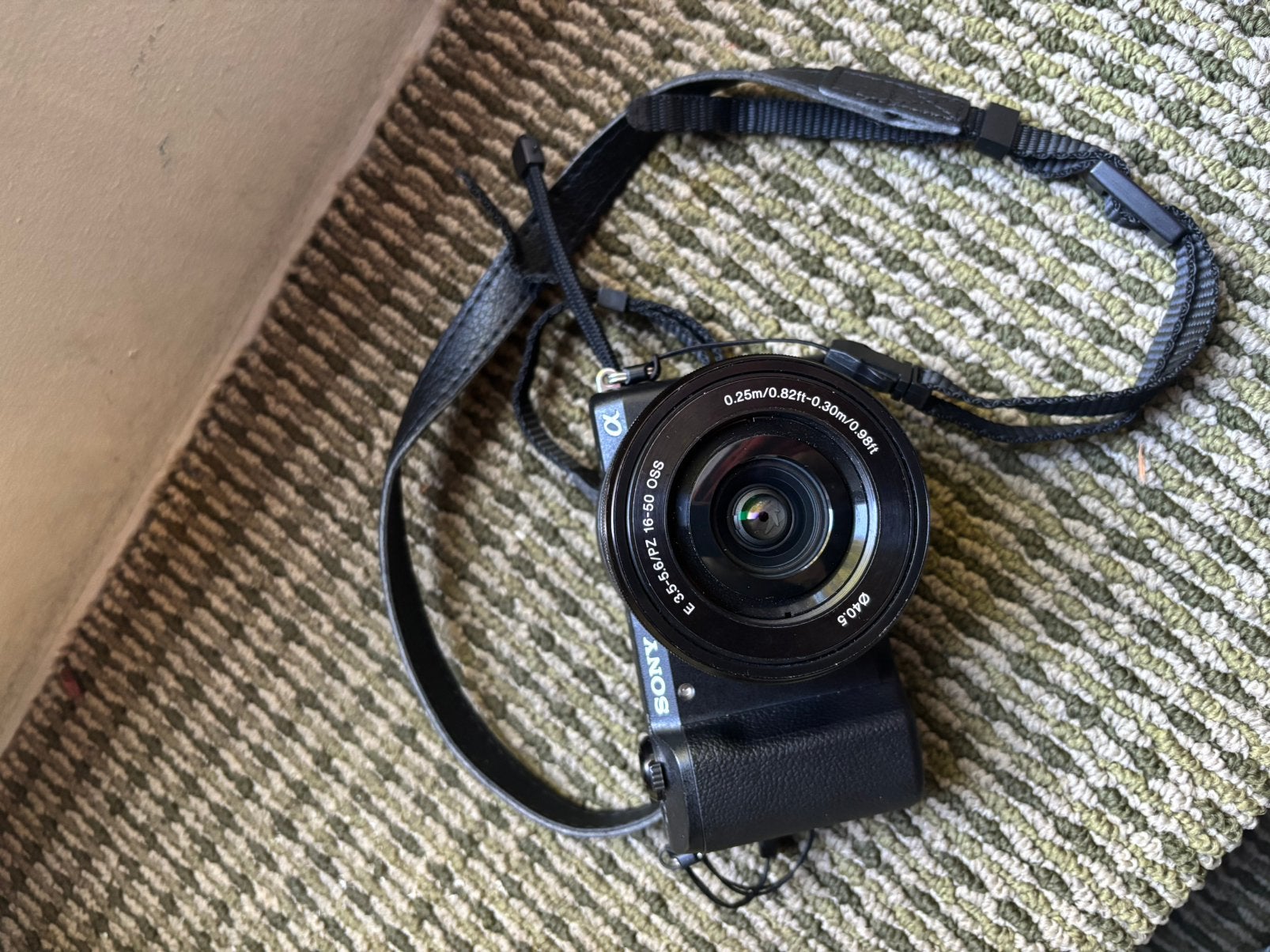 Foto 5 van Sony Alpha A5100 + 16-50mm lens
