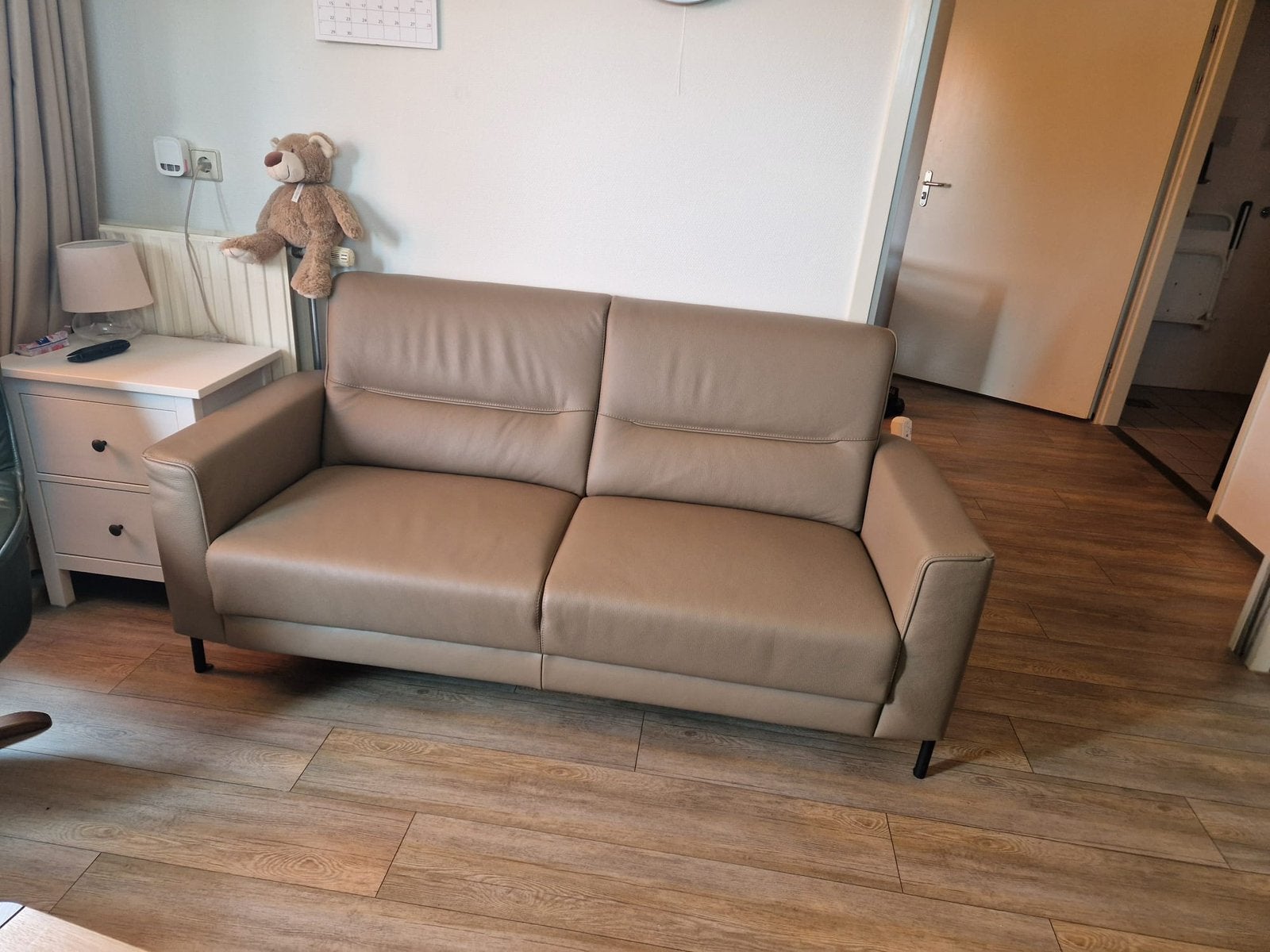 Leren 2 persoon bankje, Huis en Inrichting, Banken | Bankstellen, Ophalen, Zo goed als nieuw, Minder dan 75 cm, Minder dan 150 cm