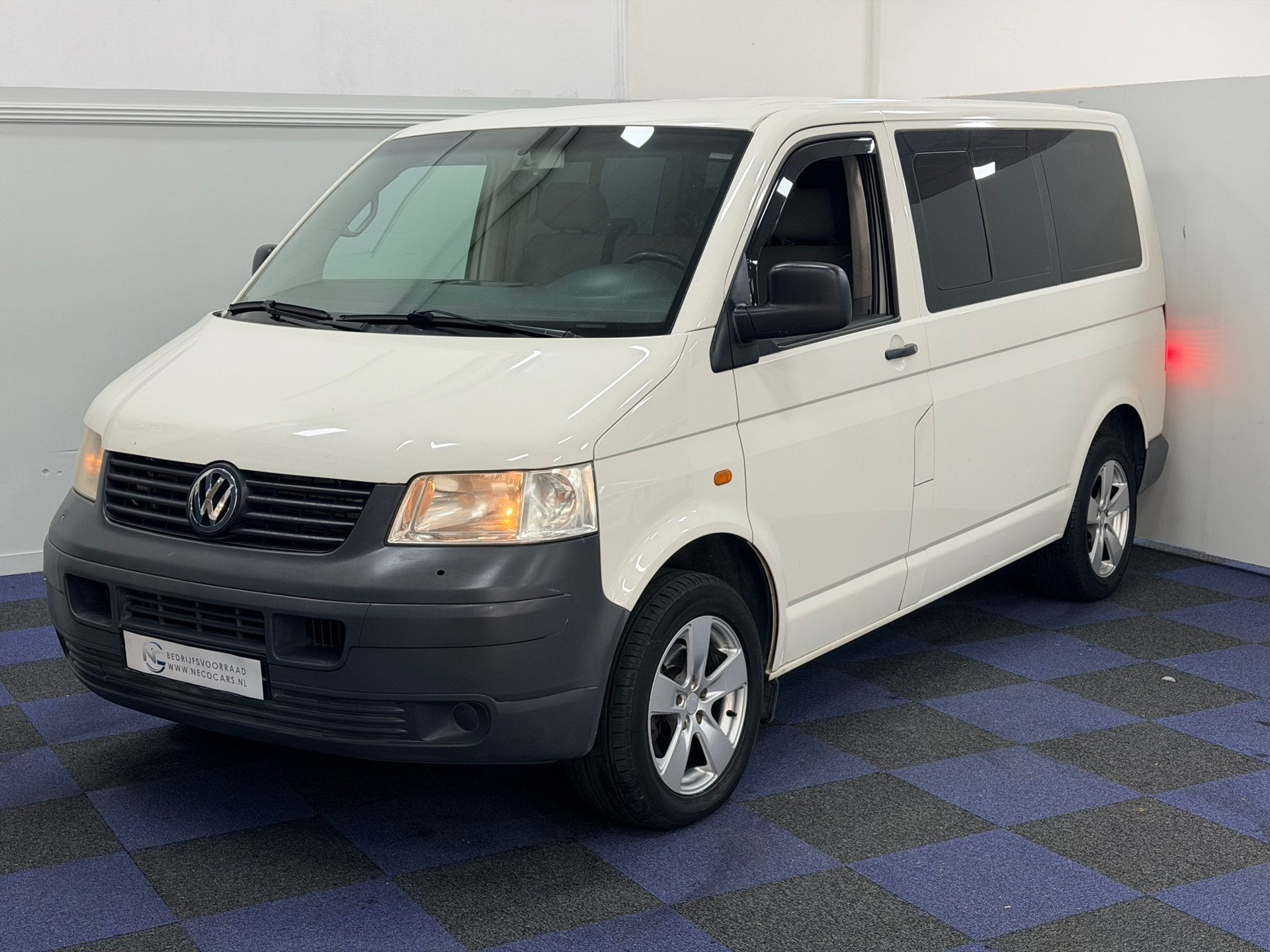 Volkswagen Transporter Kombi 2.0 300 Trendline / 9 PERSOONS, Auto's, Bestelauto's, Voorwielaandrijving, Gebruikt, 8 stoelen, 4 cilinders