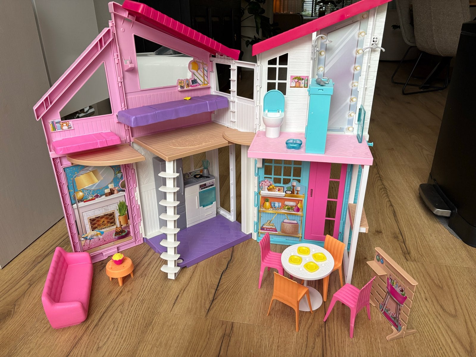Barbie Droomhuis met Meubels en Accessoires, Ophalen, Zo goed als nieuw, Poppenhuis