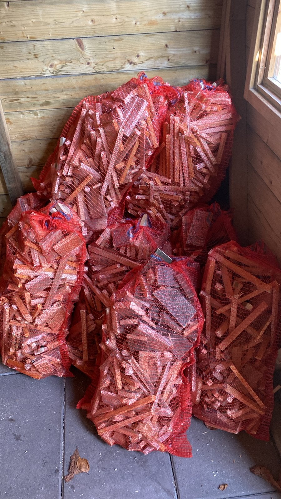 Aanmaakhout kurkdroog netzak 10kg BBQ, Minder dan 3 m³, Ophalen of Verzenden, Overige houtsoorten, Blokken