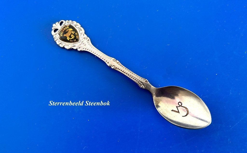Vintage Theelepel Sterrenbeeld Steenbok Japan (ca 12cm), Ophalen, Gebruikt, Metaal, Bestek