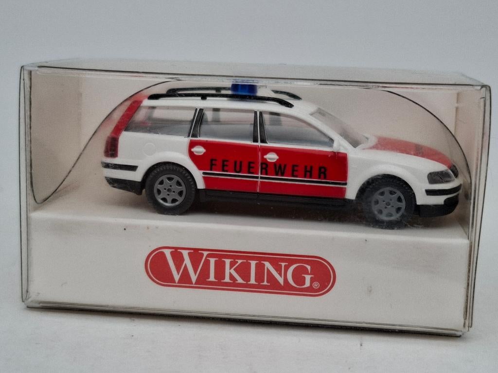 VW Passat brandweer - Wiking 1/87, Verzenden, Zo goed als nieuw, Auto, Wiking