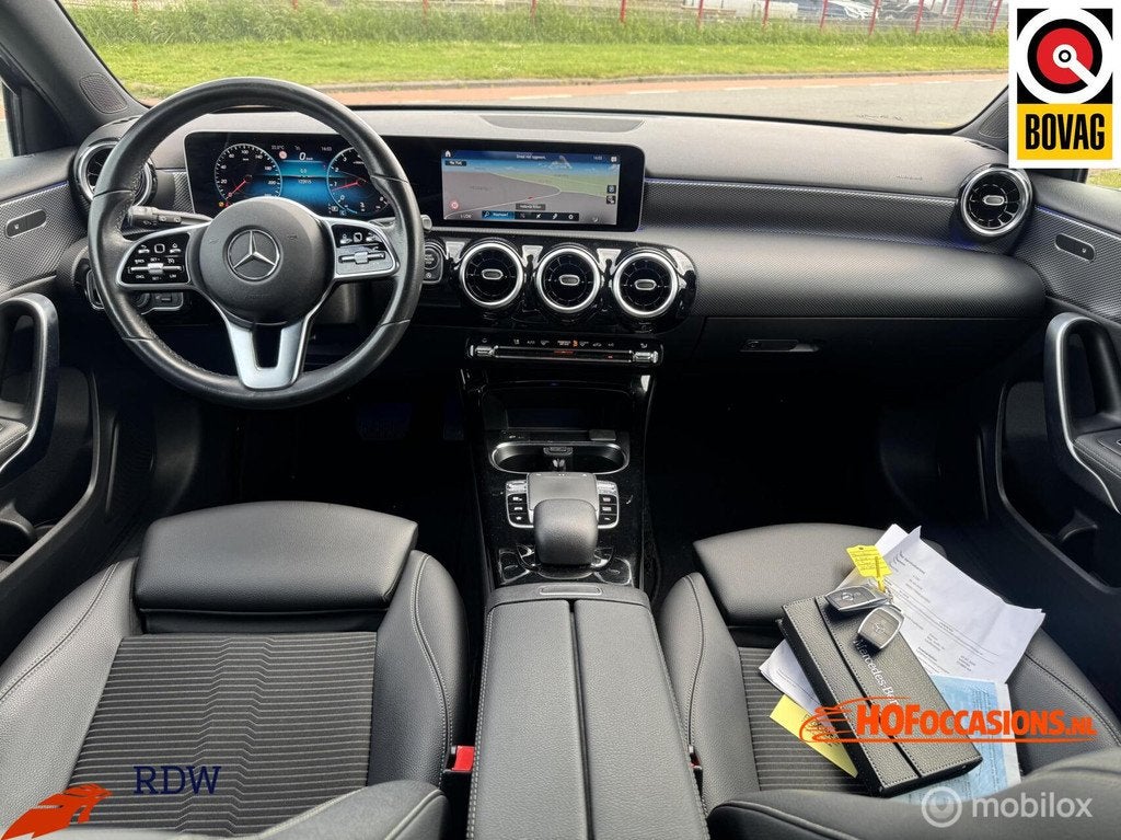 Mercedes A-klasse 250 Premium SFEERVERLICHTING/WIDESCREEN/LE, Gebruikt, Zwart, 4 cilinders, Met garantie (alle)