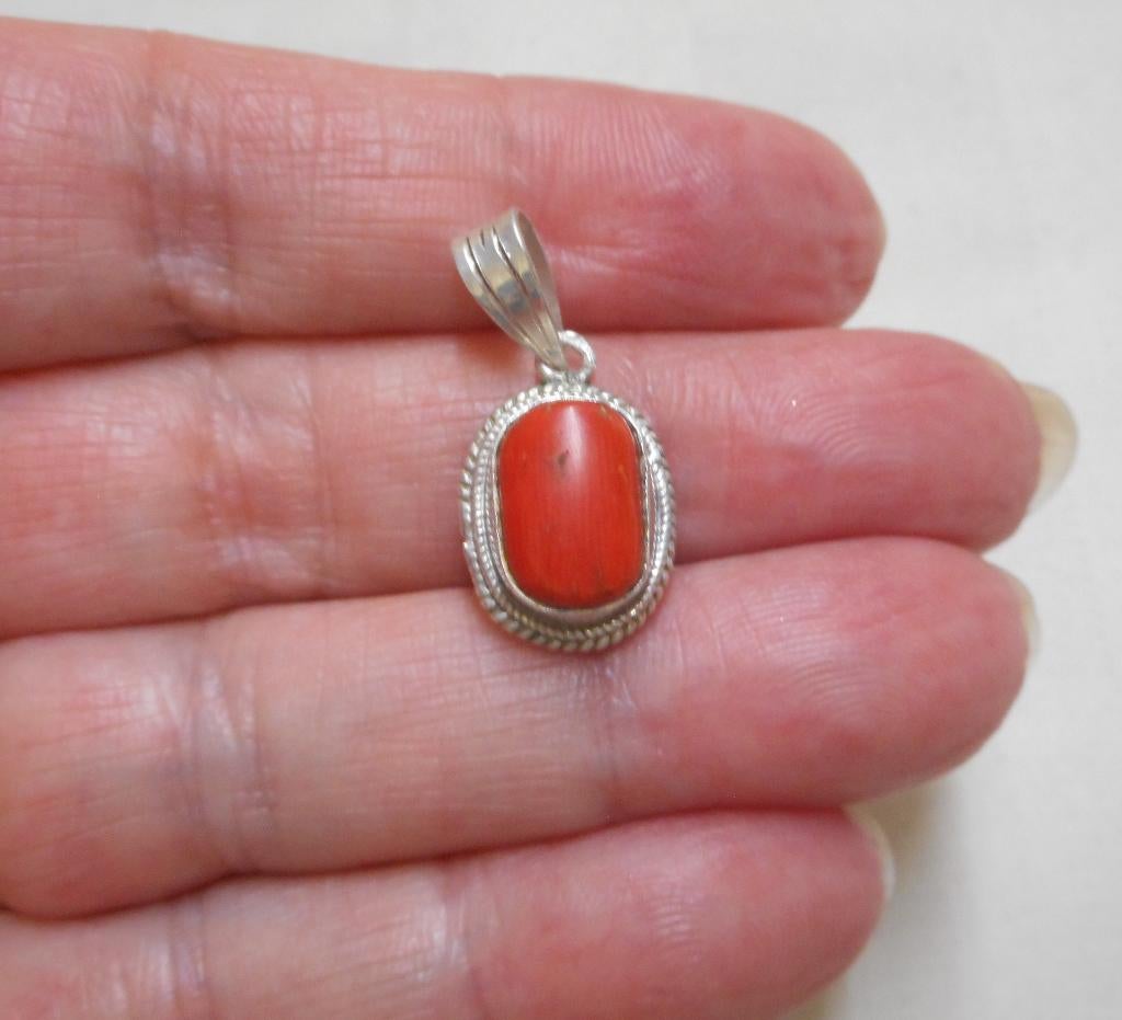 Zilveren hanger met bloedkoraal nr.570, Verzenden, Zo goed als nieuw, Zilver, Zilver