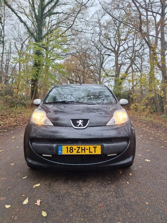 Peugeot 107 1.0-12V XS Urban M. Airco, 5 DEURS, APK, Auto's, Voorwielaandrijving, Gebruikt, 4 stoelen, Origineel Nederlands