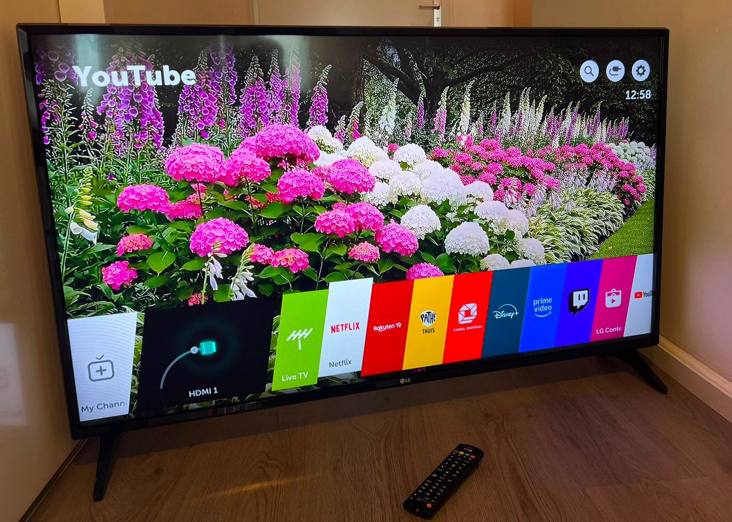 Te koop LG smart tv 50” inches werkt perfect, Audio, Tv en Foto, Televisies, 50 Hz, Ophalen of Verzenden, Zo goed als nieuw, 100 cm of meer