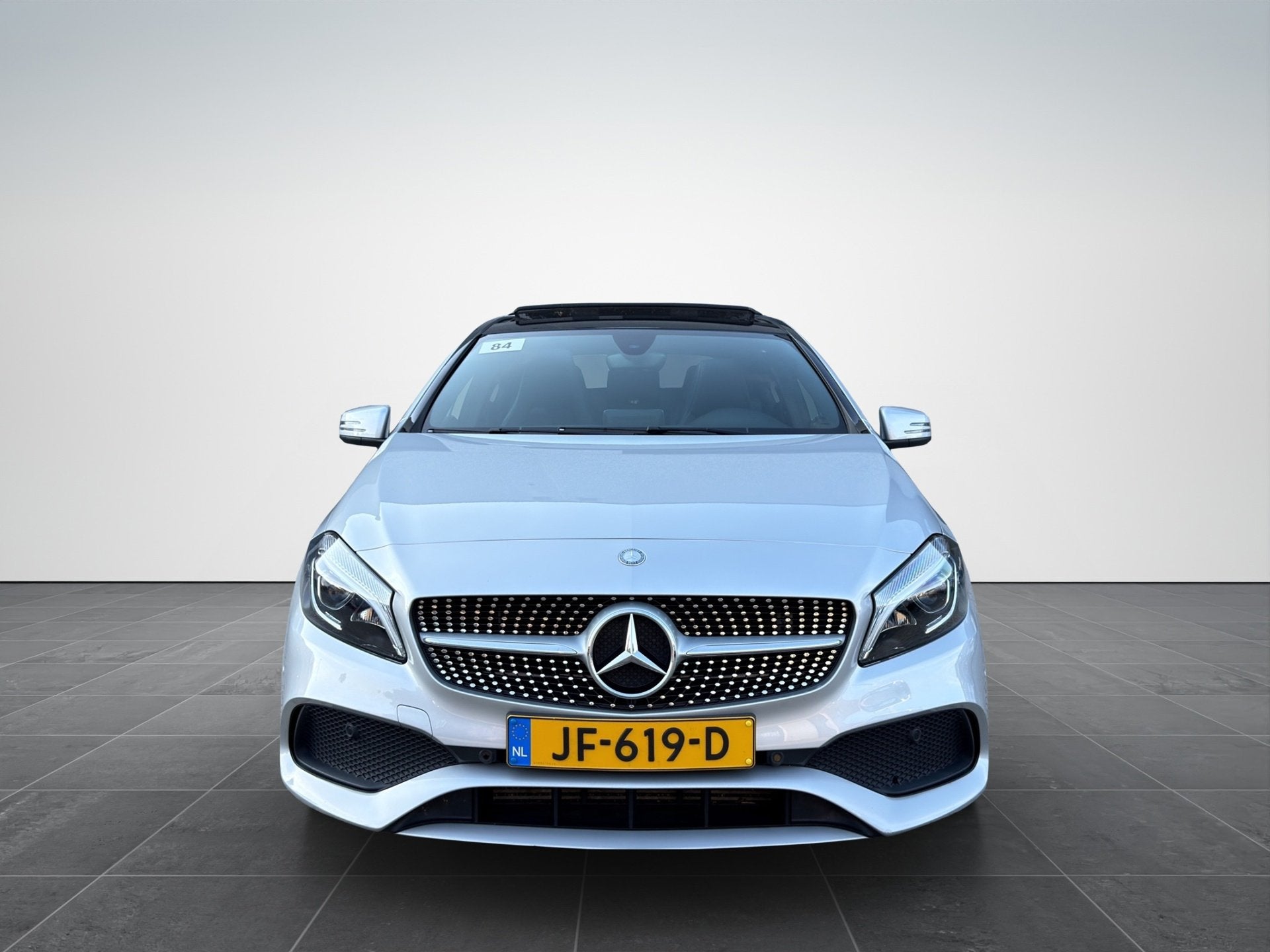 Mercedes-Benz A-klasse 180 AMG pakket|Pano|Led|Ambient Light, Auto's, 4 cilinders, 122 pk, 19 km/l, Zilver of Grijs