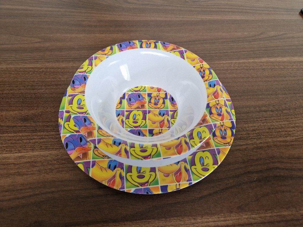 kinderservies, bordje en kommetje, Huis en Inrichting, Keuken | Servies, Kunststof, Ophalen of Verzenden, Zo goed als nieuw, Bord(en)