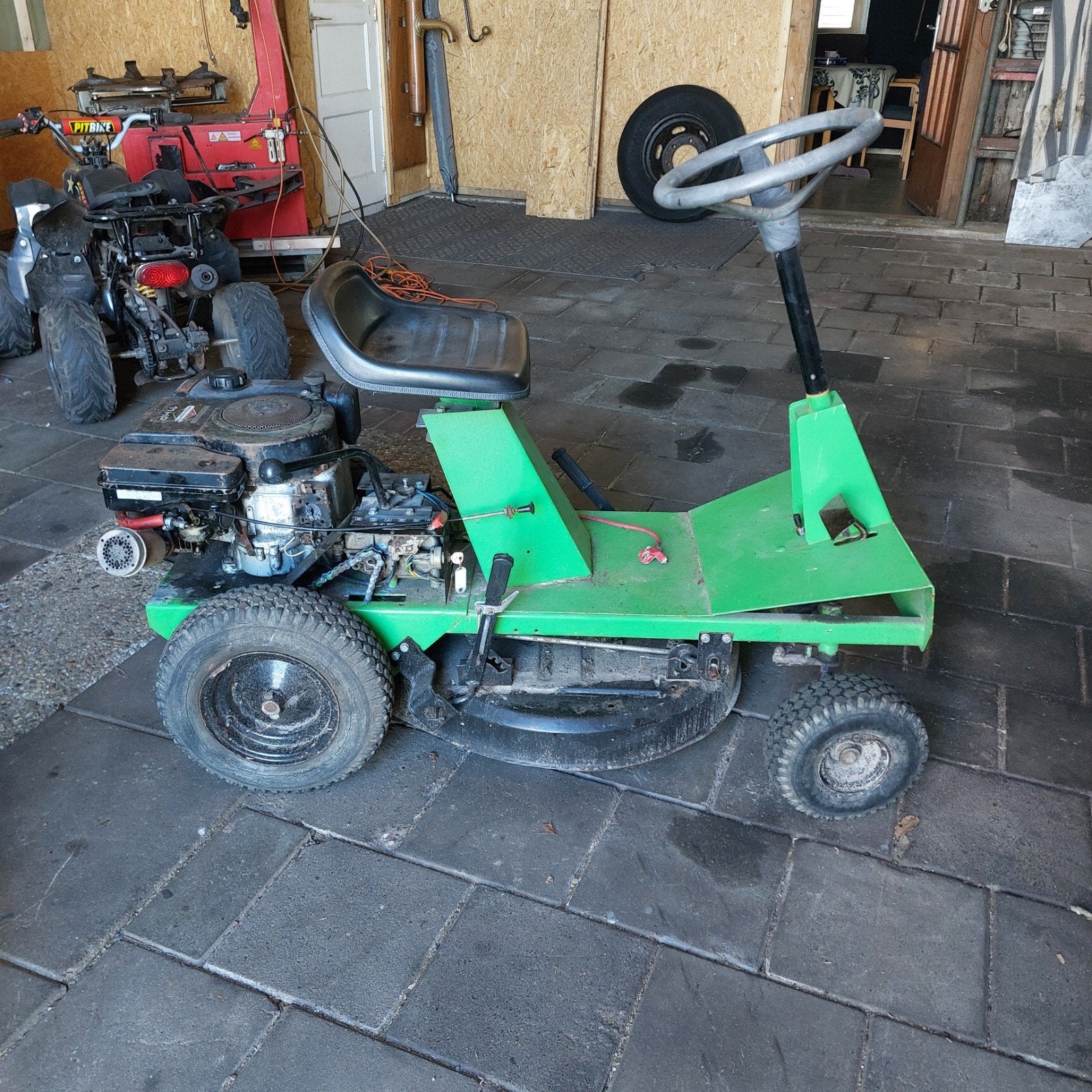 Oude zitmaaier, Ophalen, Gebruikt, Briggs & Stratton, Minder dan 90 cm